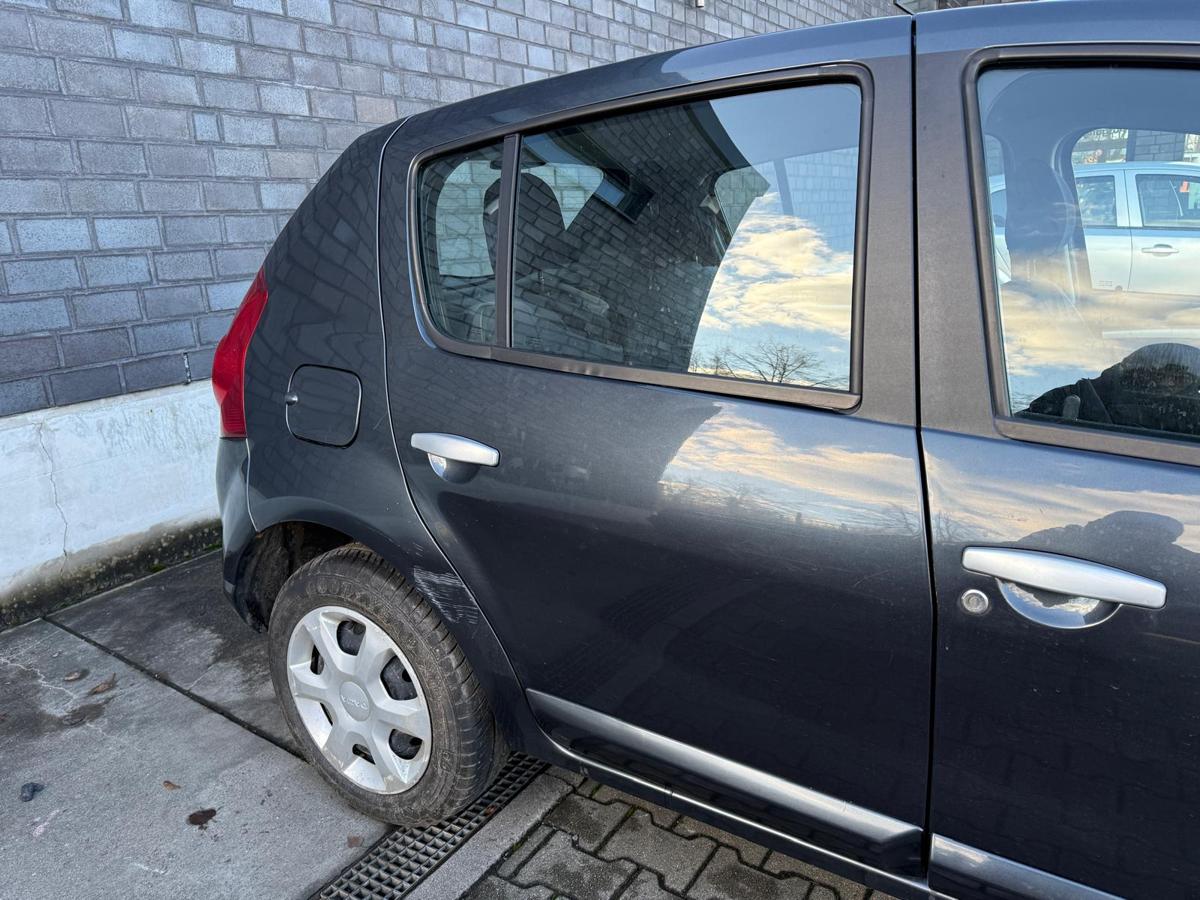 Dacia Sandero SD BJ10 original T&uuml;r hinten rechts KNA Kometengrau Rohbau